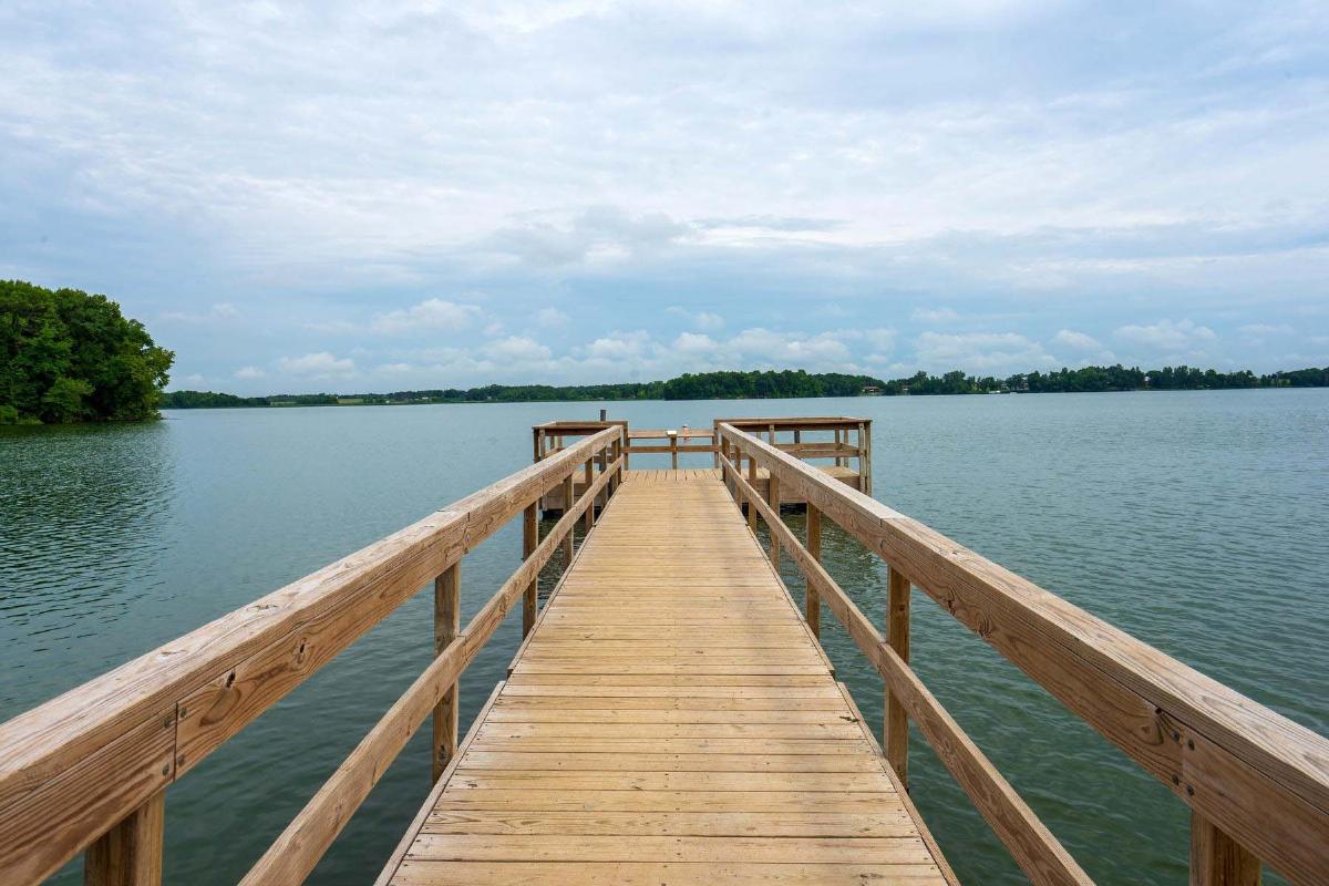 The Towns at Lakeshore Park