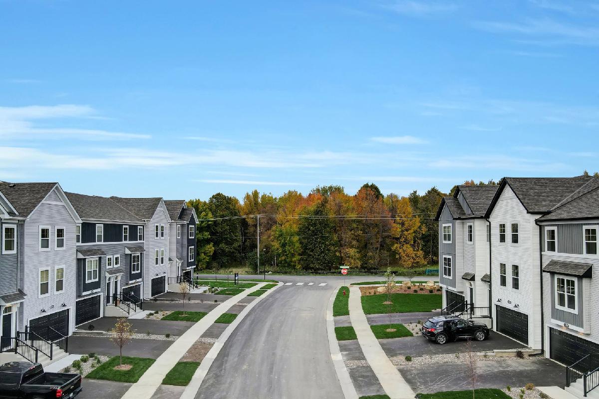 The Towns at Lakeshore Park