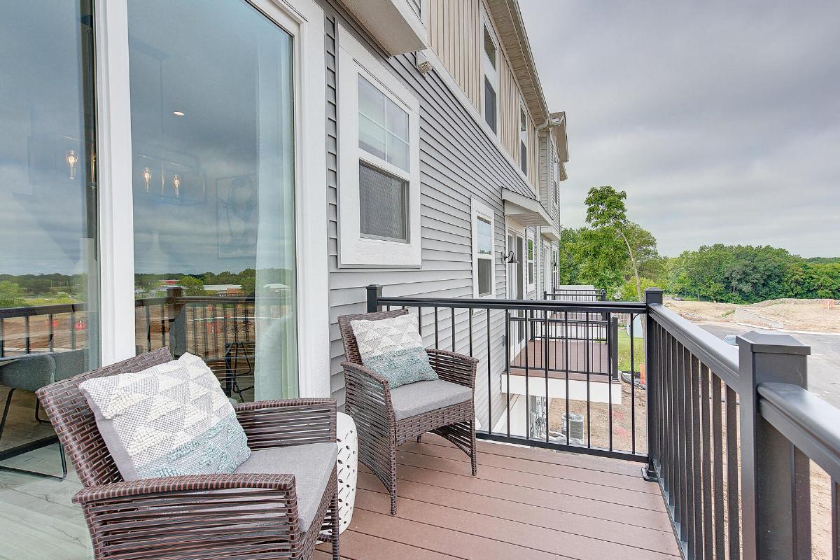 The Towns at Lakeshore Park