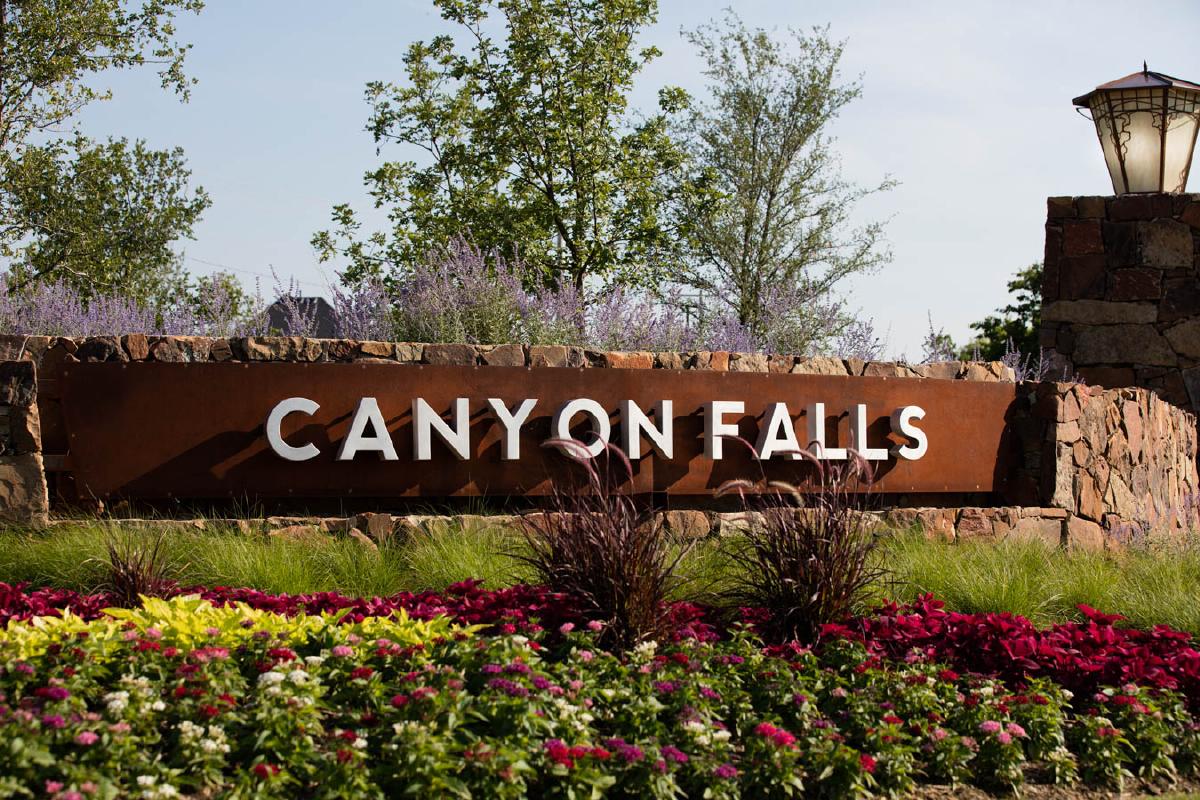 Canyon Falls 90s