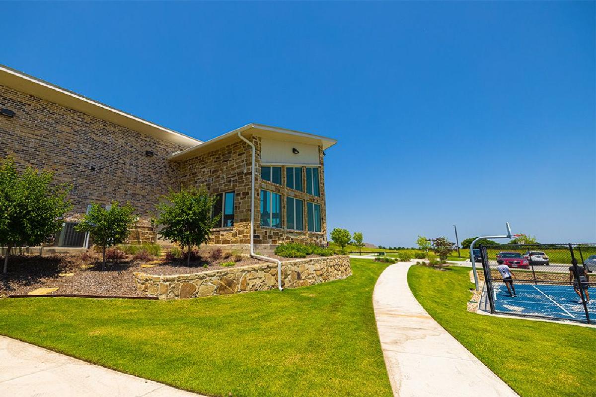 Valencia on The Lake