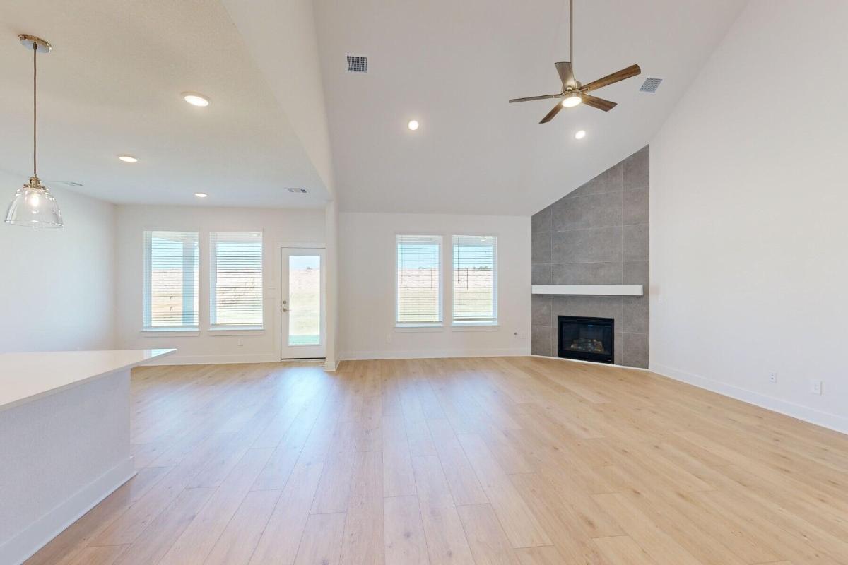 The Oaks on 6th Street