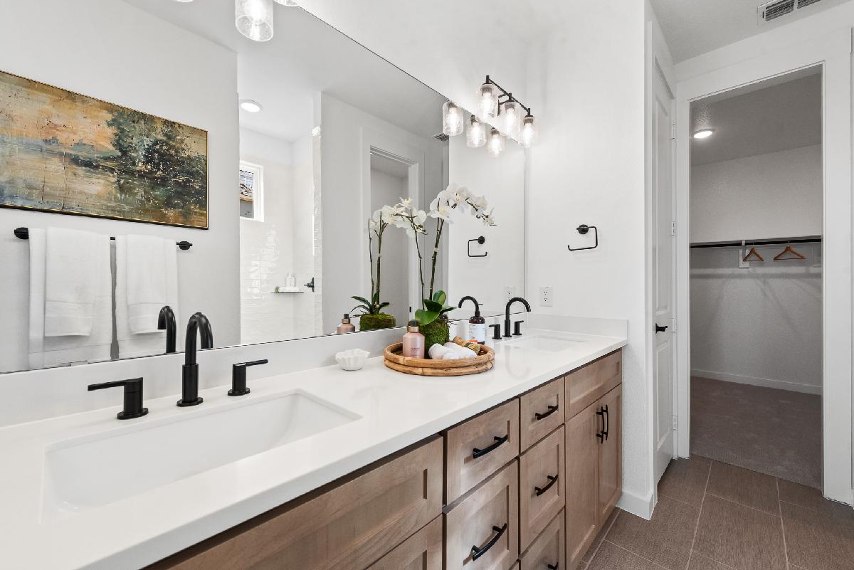 Hillside Village 40s