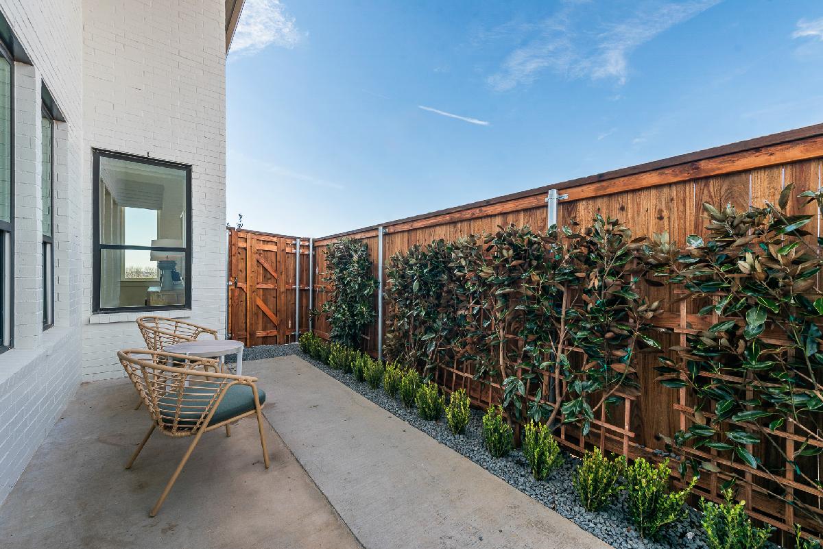 Hillside Village 40s