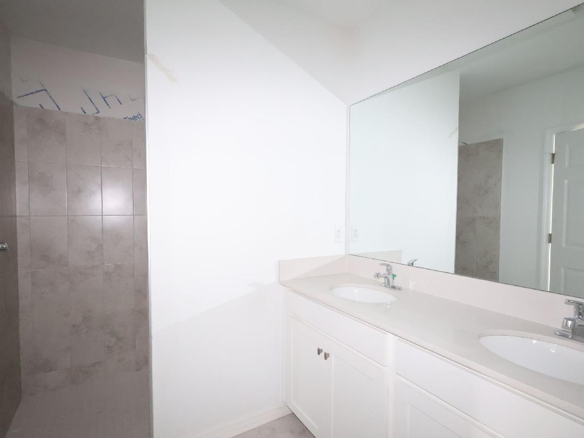 Owner's Bathroom